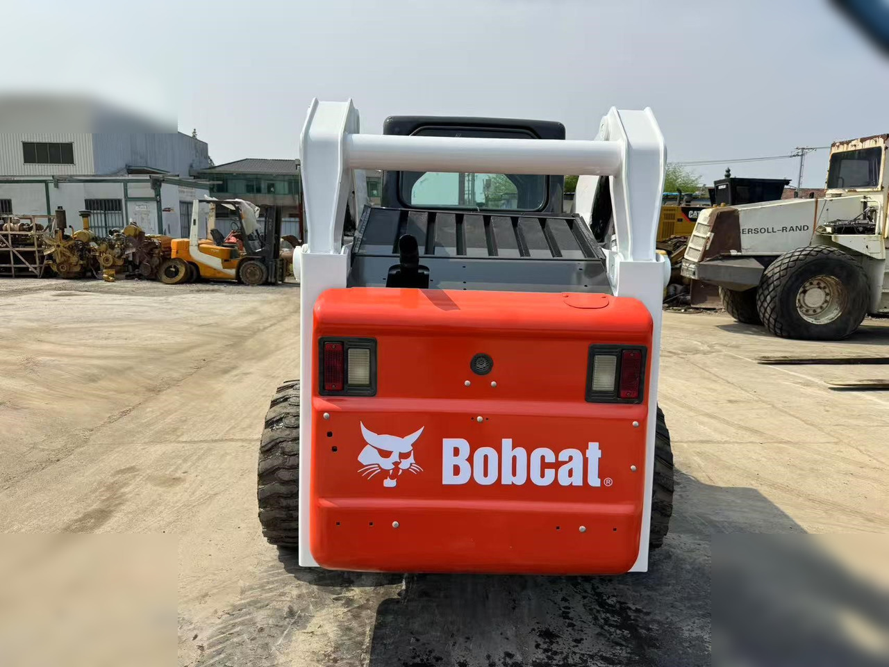 BOBCAT S300 - شيول صغير: صورة 5 BOBCAT S300 - شيول صغير: صورة 5