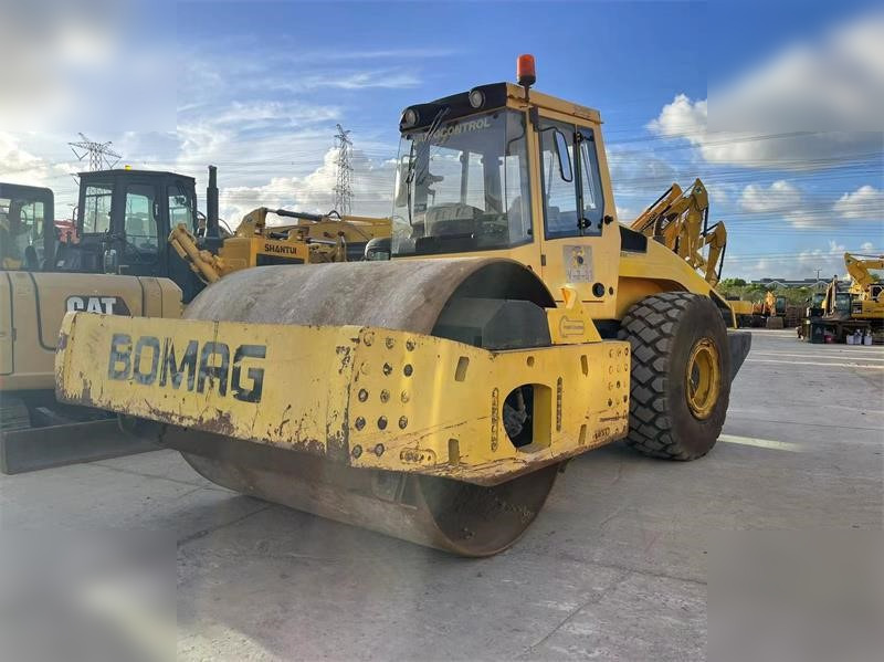 BOMAG BW226DH-4 - مدحلة: صورة 3 BOMAG BW226DH-4 - مدحلة: صورة 3