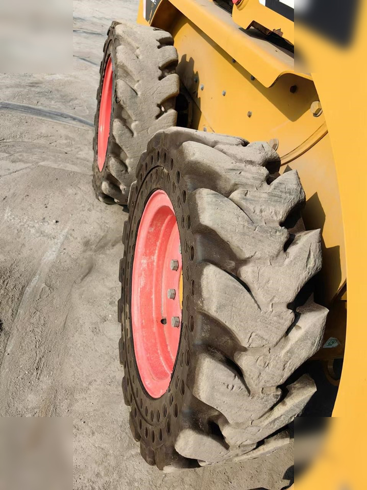 CATERPILLAR 226B - شيول صغير: صورة 4 CATERPILLAR 226B - شيول صغير: صورة 4
