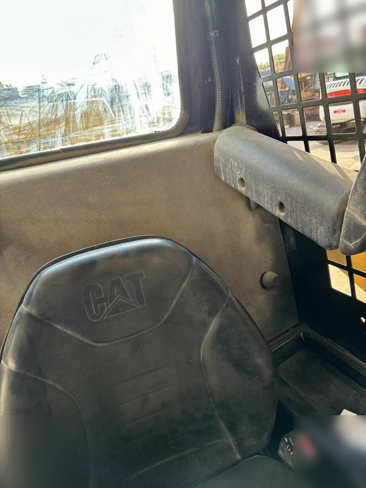 CATERPILLAR 226B - شيول صغير: صورة 4 CATERPILLAR 226B - شيول صغير: صورة 4