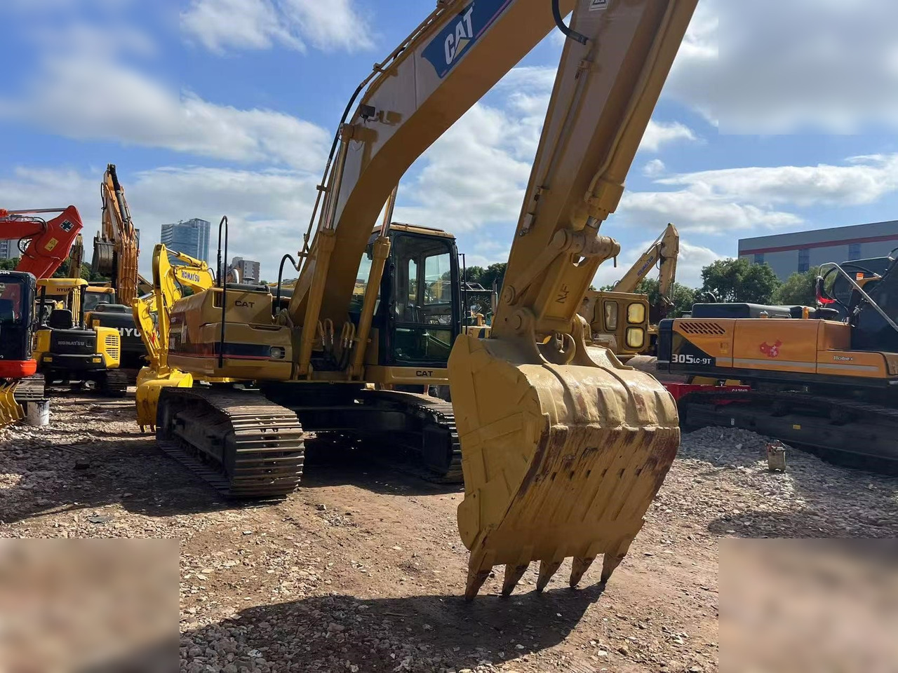 CATERPILLAR 320BL - حفار زحاف: صورة 1 CATERPILLAR 320BL - حفار زحاف: صورة 1