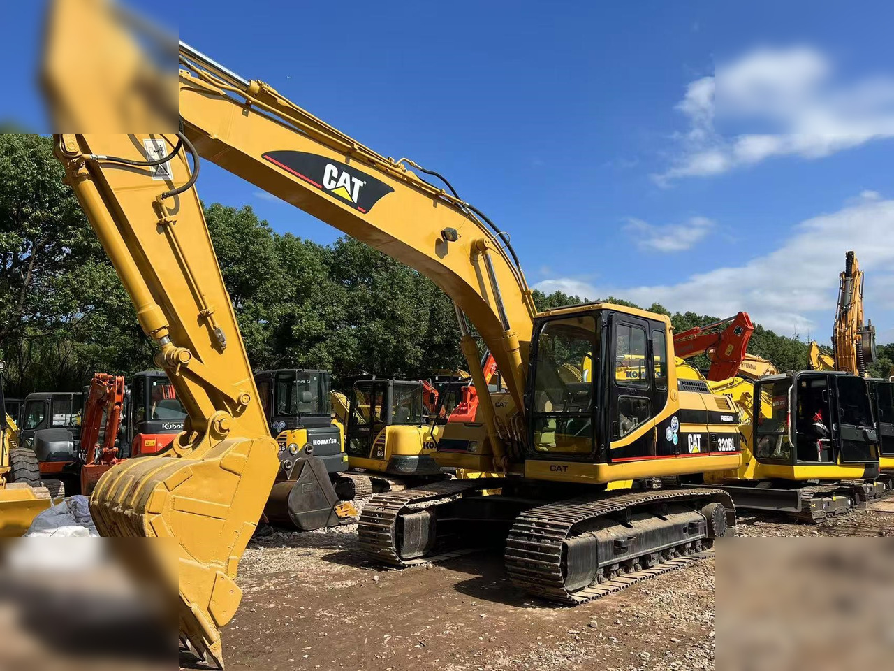 CATERPILLAR 320BL - حفار زحاف: صورة 2 CATERPILLAR 320BL - حفار زحاف: صورة 2