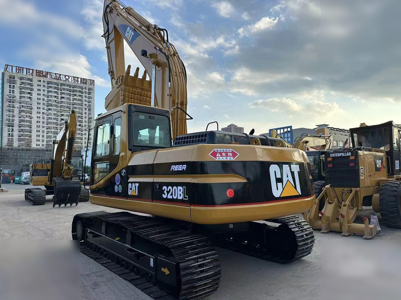 CATERPILLAR 320BL - حفار زحاف: صورة 3 CATERPILLAR 320BL - حفار زحاف: صورة 3