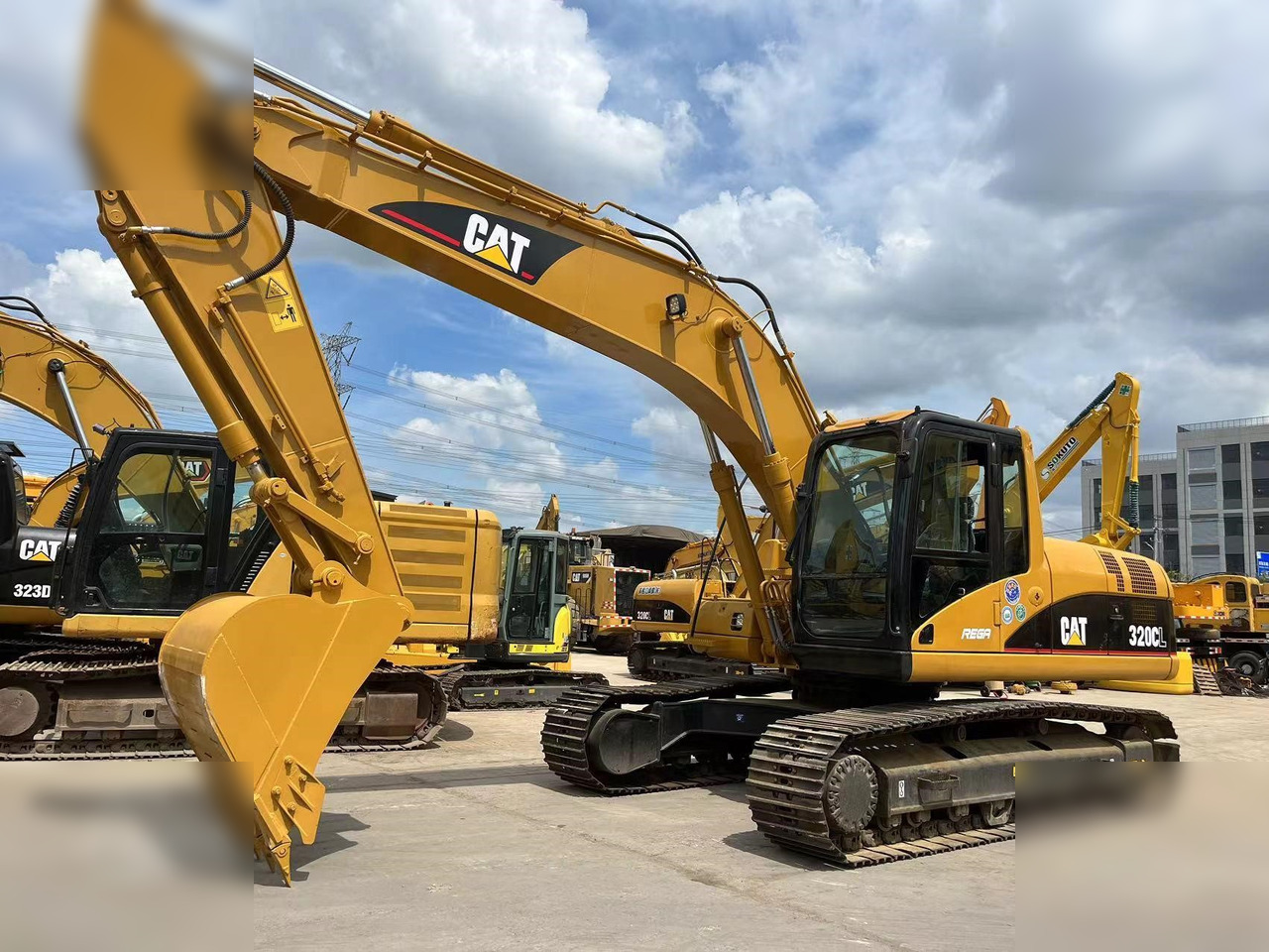 CATERPILLAR 320CL - حفار زحاف: صورة 4 CATERPILLAR 320CL - حفار زحاف: صورة 4