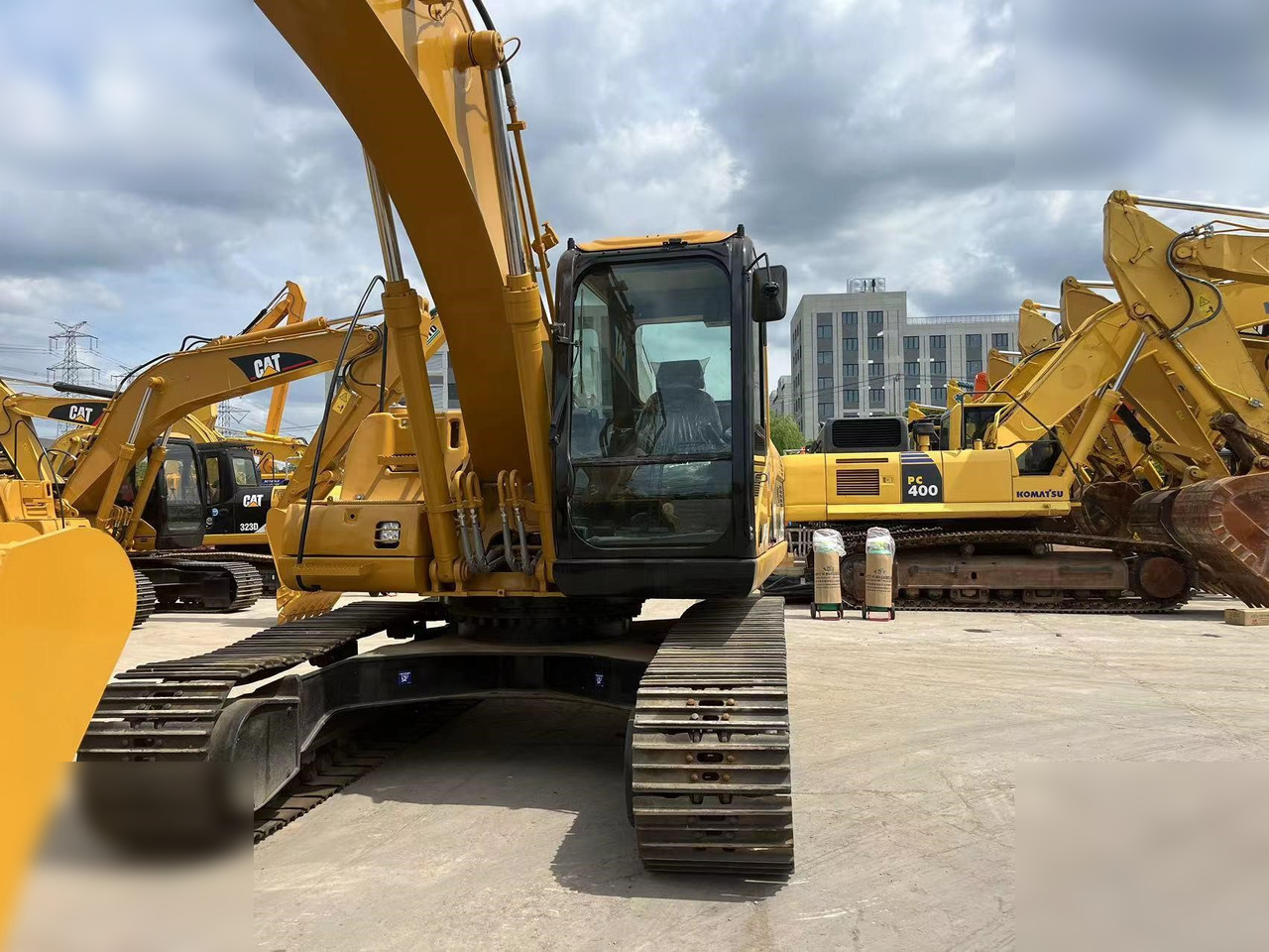 CATERPILLAR 320CL - حفار زحاف: صورة 3 CATERPILLAR 320CL - حفار زحاف: صورة 3