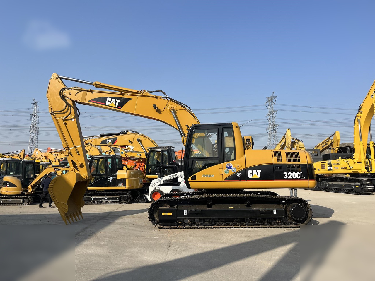 CATERPILLAR 320CL - حفار زحاف: صورة 1 CATERPILLAR 320CL - حفار زحاف: صورة 1