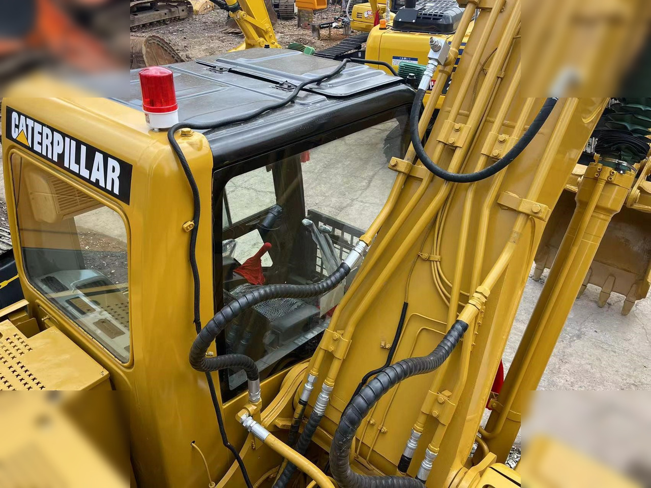 CATERPILLAR 320CL - حفار زحاف: صورة 5 CATERPILLAR 320CL - حفار زحاف: صورة 5