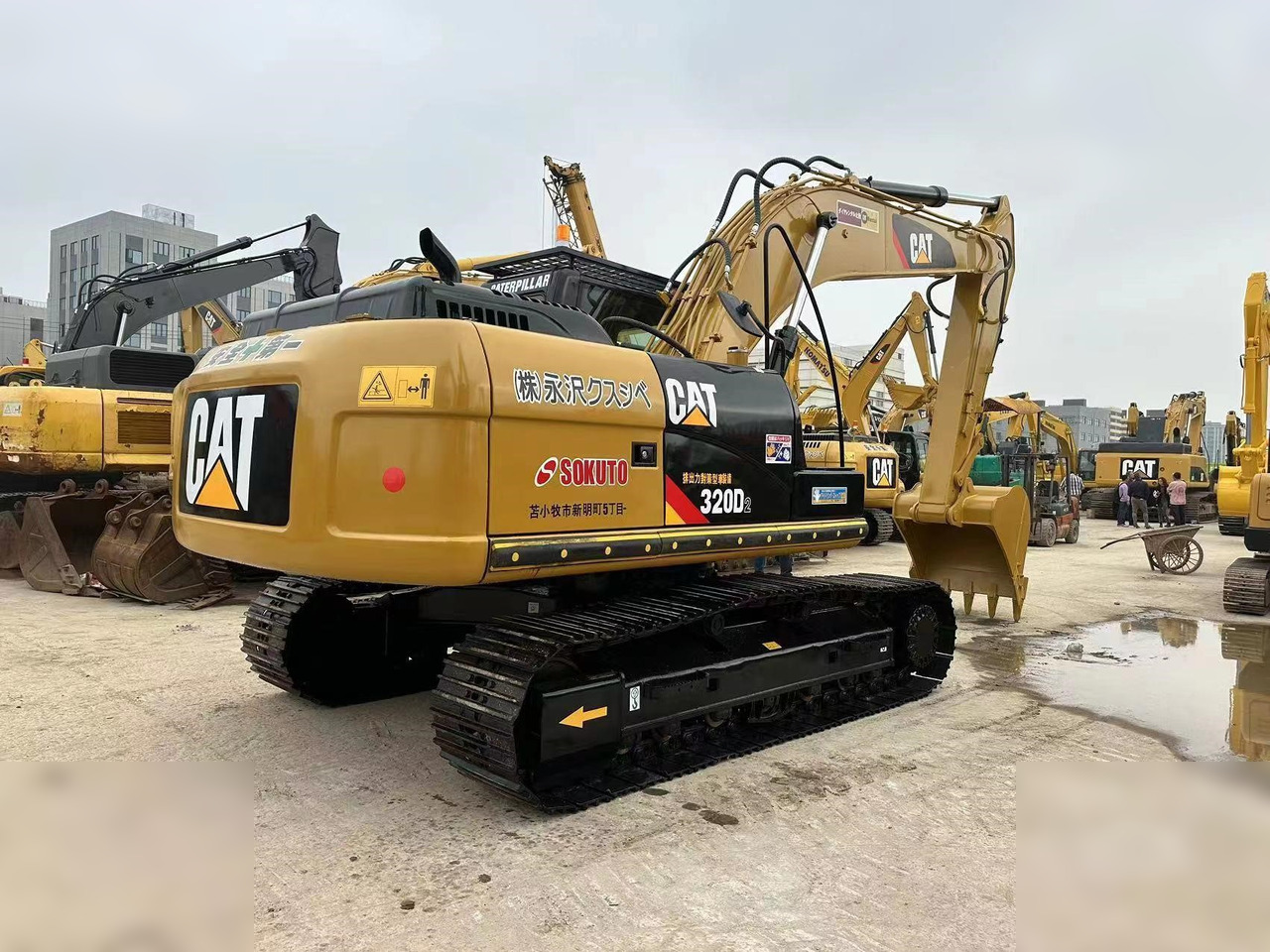 CATERPILLAR 320D2 - حفار زحاف: صورة 3 CATERPILLAR 320D2 - حفار زحاف: صورة 3