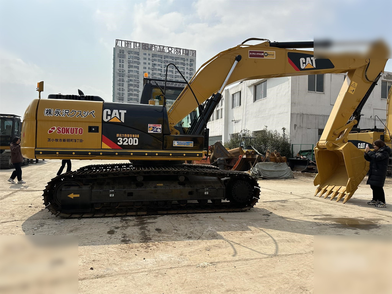 CATERPILLAR 320D - حفار زحاف: صورة 1 CATERPILLAR 320D - حفار زحاف: صورة 1