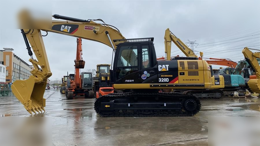 CATERPILLAR 320D - حفار زحاف: صورة 1 CATERPILLAR 320D - حفار زحاف: صورة 1