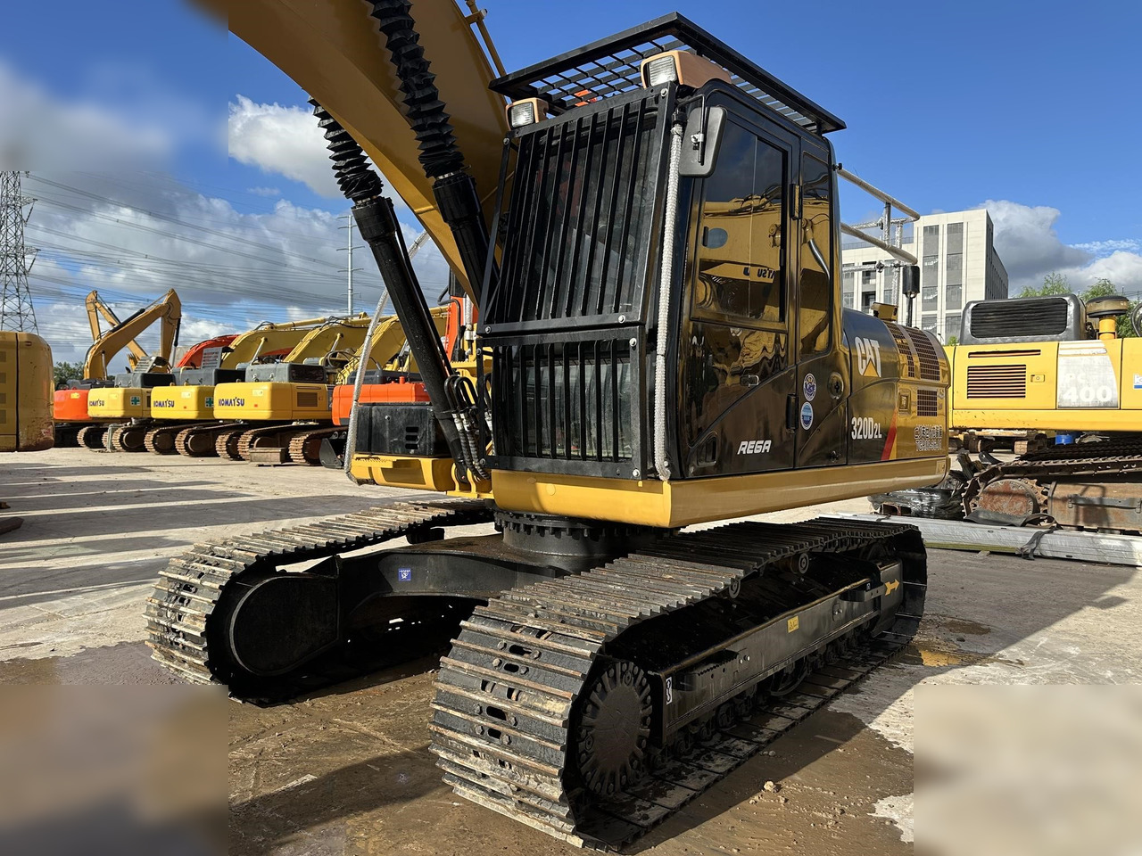 CATERPILLAR 320D - حفار زحاف: صورة 2 CATERPILLAR 320D - حفار زحاف: صورة 2