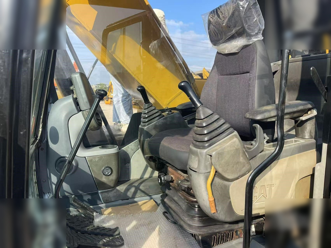 CATERPILLAR 320D - حفار زحاف: صورة 5 CATERPILLAR 320D - حفار زحاف: صورة 5