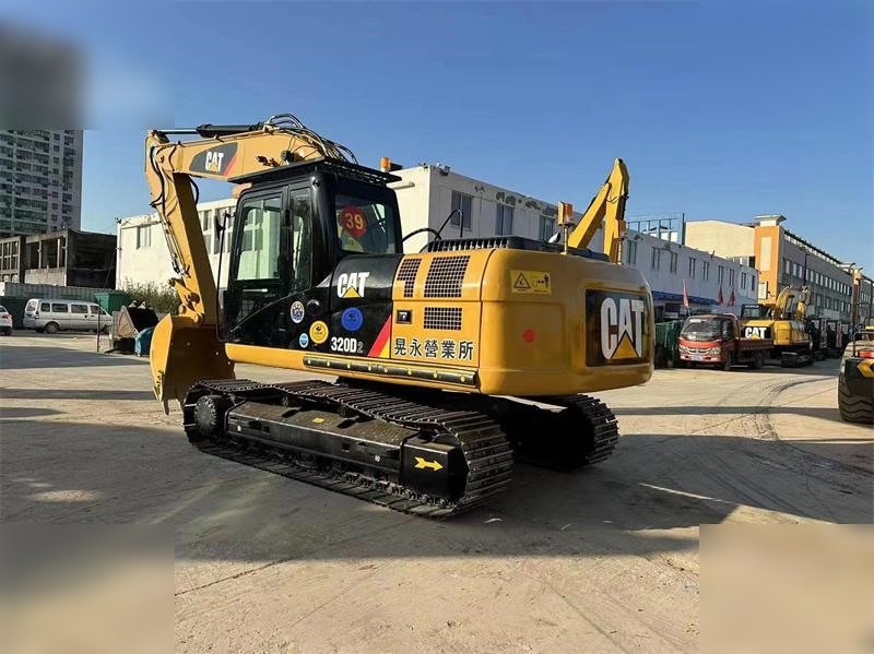 CATERPILLAR 320D - حفار زحاف: صورة 2 CATERPILLAR 320D - حفار زحاف: صورة 2