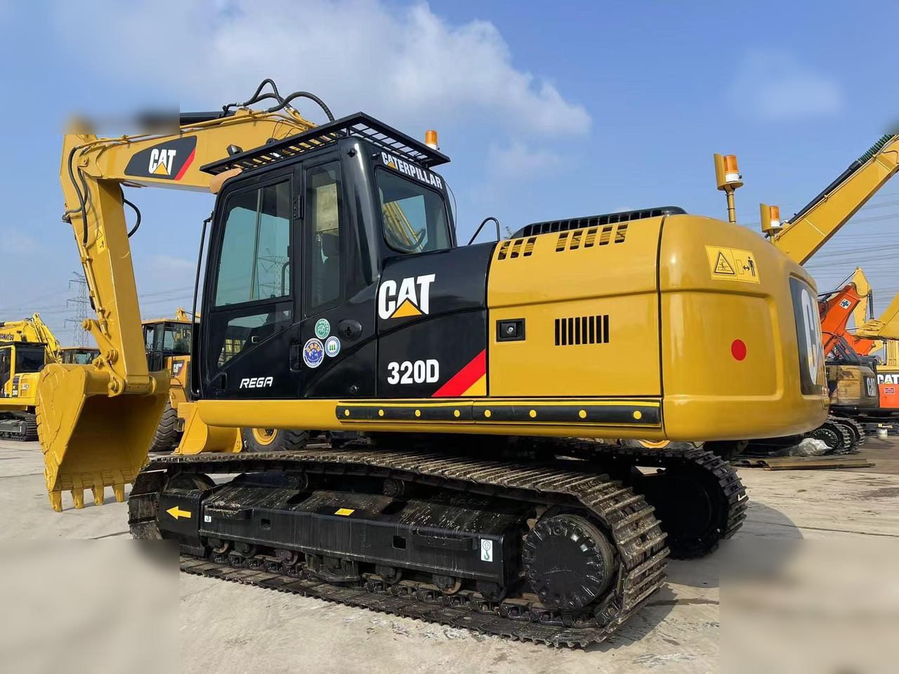 CATERPILLAR 320D - حفار زحاف: صورة 3 CATERPILLAR 320D - حفار زحاف: صورة 3
