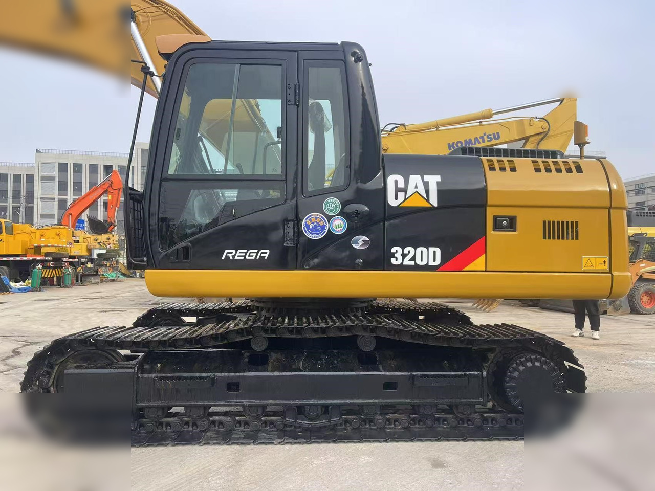 CATERPILLAR 320D - حفار زحاف: صورة 3 CATERPILLAR 320D - حفار زحاف: صورة 3