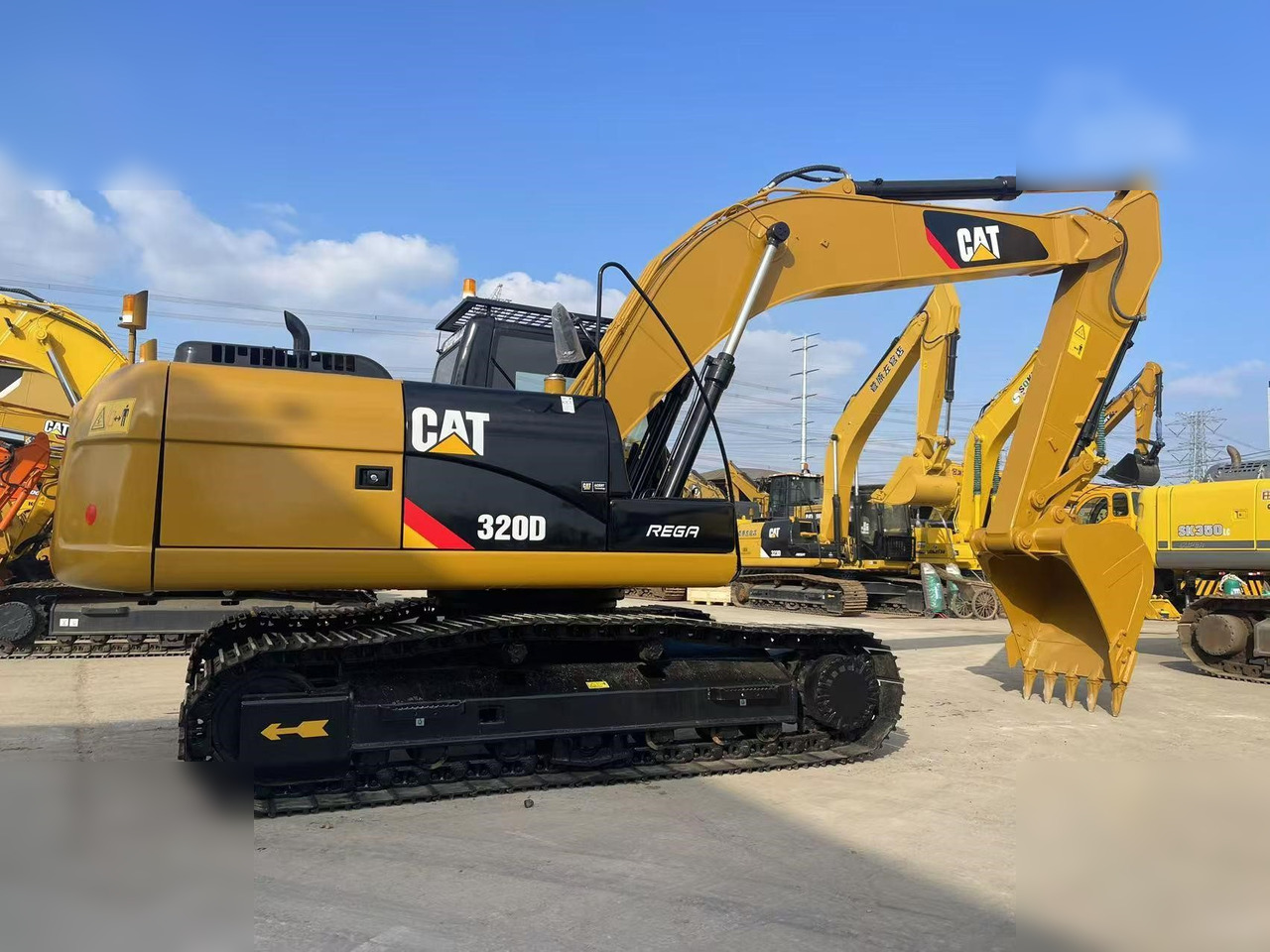 CATERPILLAR 320D - حفار زحاف: صورة 2 CATERPILLAR 320D - حفار زحاف: صورة 2