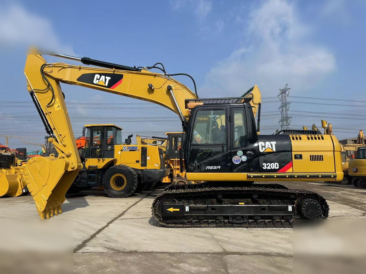 CATERPILLAR 320D - حفار زحاف: صورة 1 CATERPILLAR 320D - حفار زحاف: صورة 1