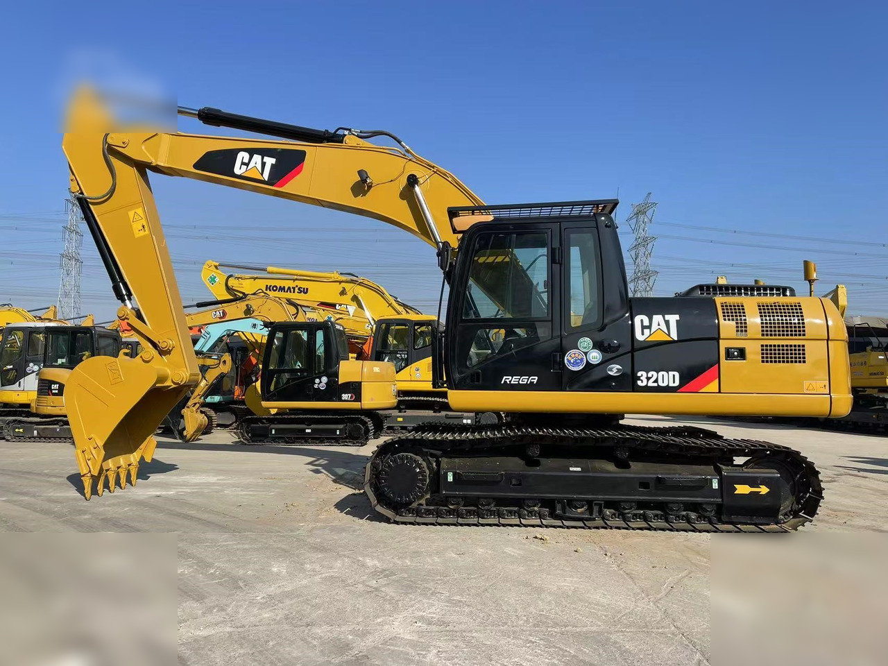 CATERPILLAR 320D - حفار زحاف: صورة 1 CATERPILLAR 320D - حفار زحاف: صورة 1
