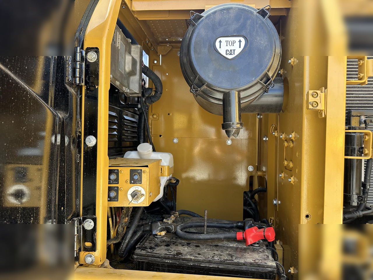 CATERPILLAR 320D - حفار زحاف: صورة 4 CATERPILLAR 320D - حفار زحاف: صورة 4
