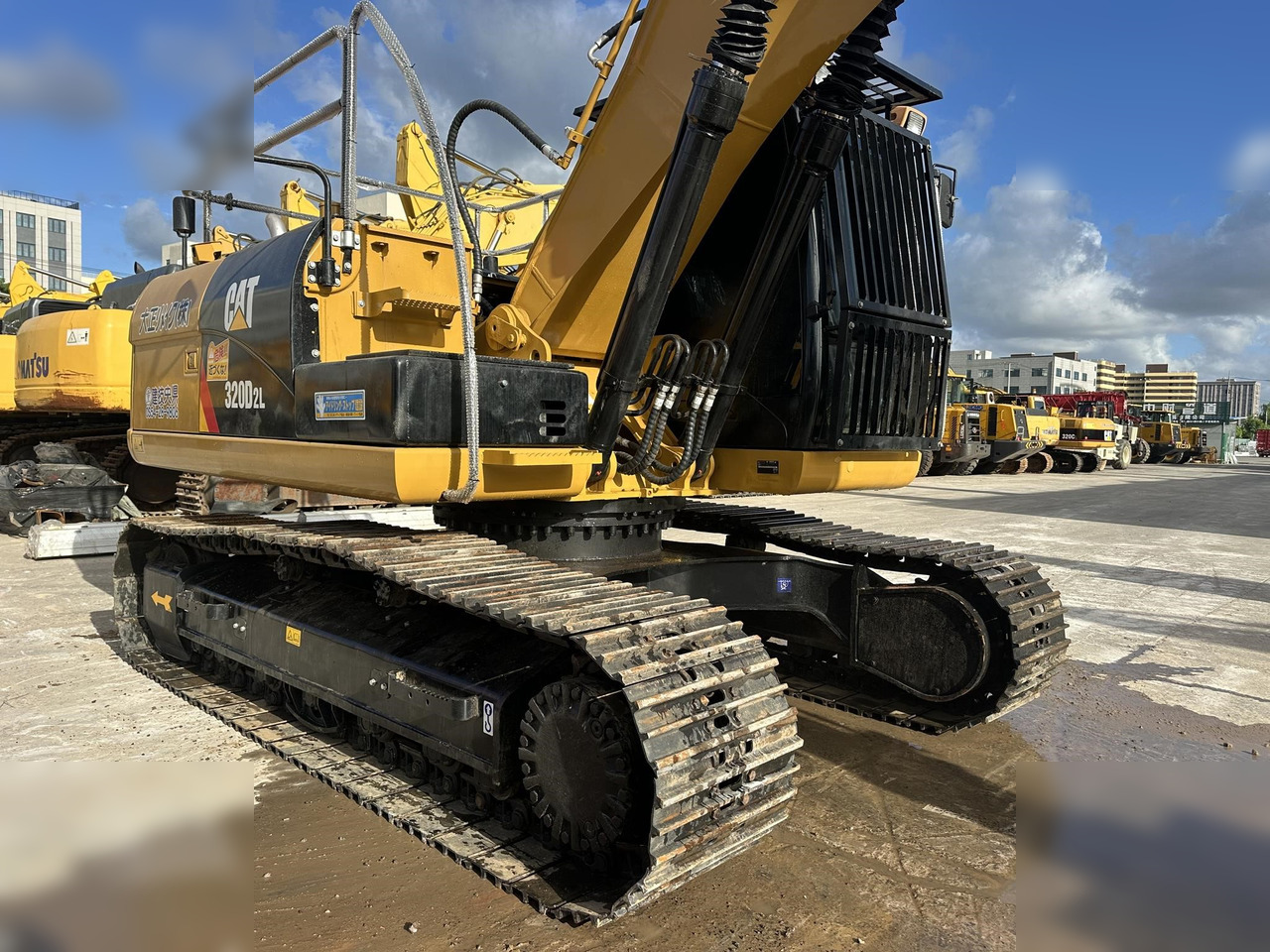 CATERPILLAR 320D - حفار زحاف: صورة 4 CATERPILLAR 320D - حفار زحاف: صورة 4