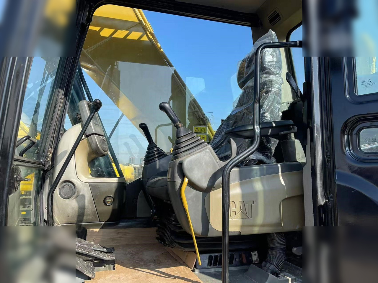 حفار زحاف CATERPILLAR 320D: صورة 9 حفار زحاف CATERPILLAR 320D: صورة 9