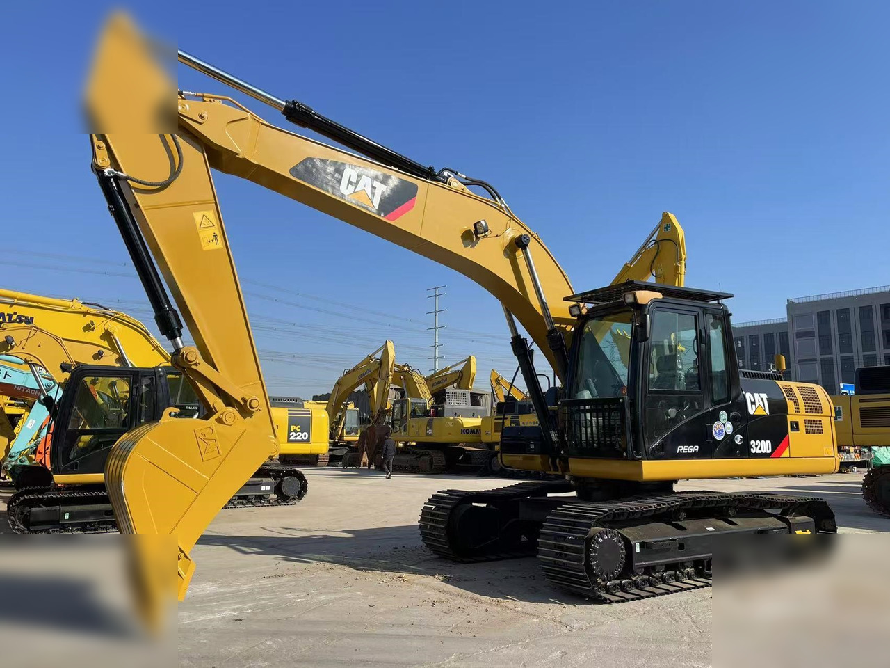 CATERPILLAR 320D - حفار زحاف: صورة 2 CATERPILLAR 320D - حفار زحاف: صورة 2