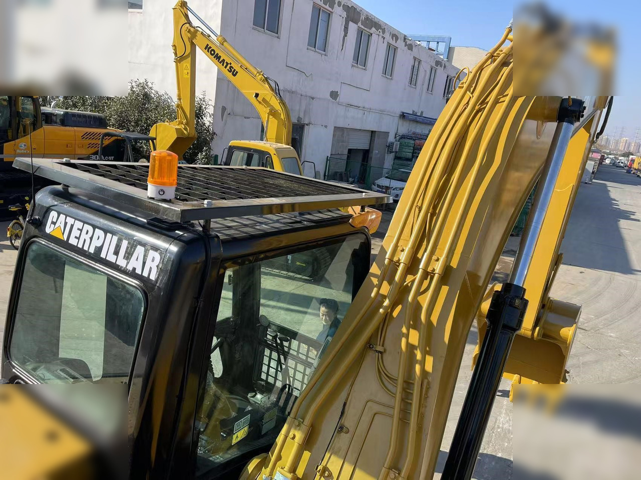 حفار زحاف CATERPILLAR 320D: صورة 8 حفار زحاف CATERPILLAR 320D: صورة 8