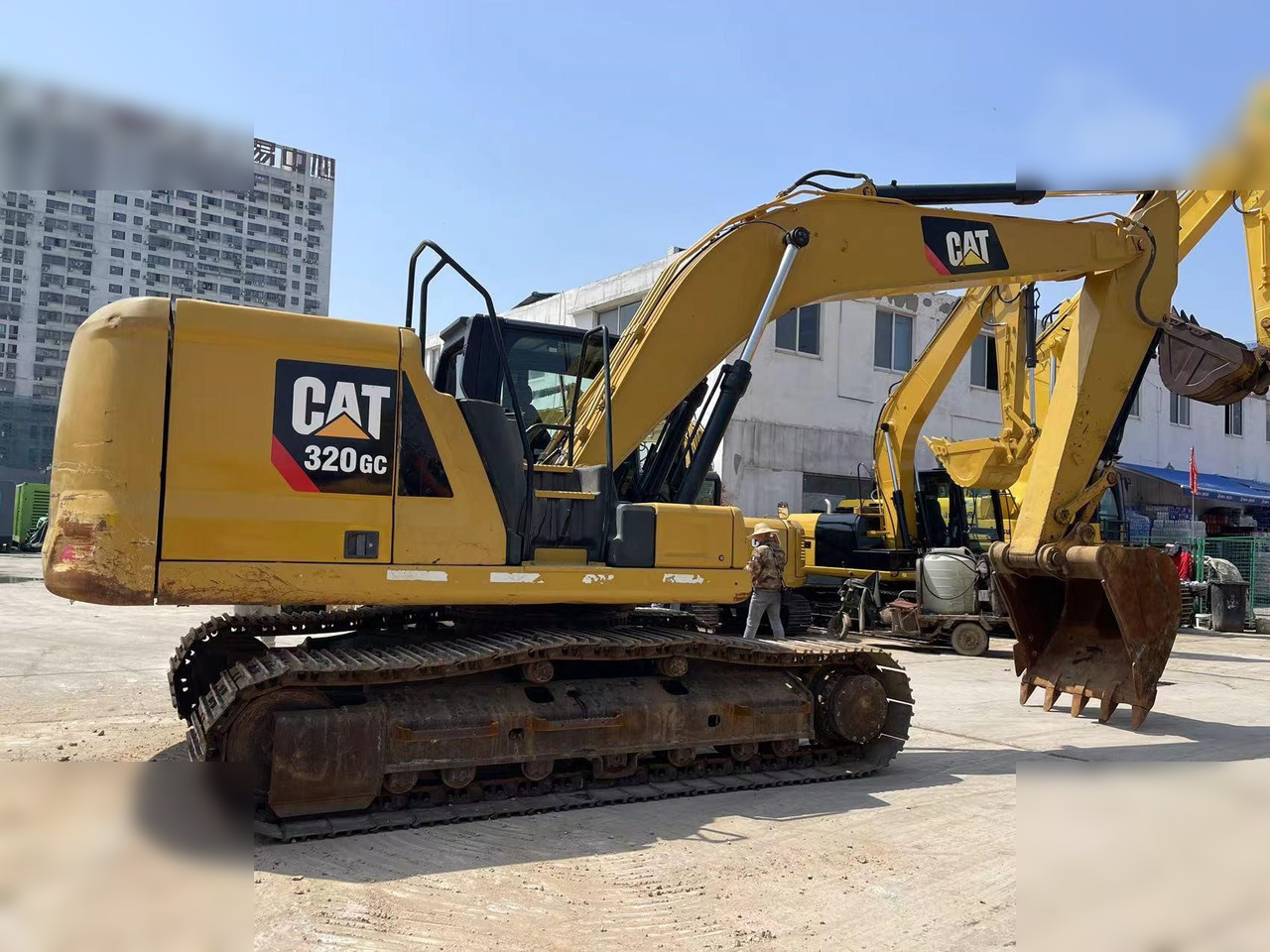 CATERPILLAR 320GC - حفار زحاف: صورة 2 CATERPILLAR 320GC - حفار زحاف: صورة 2