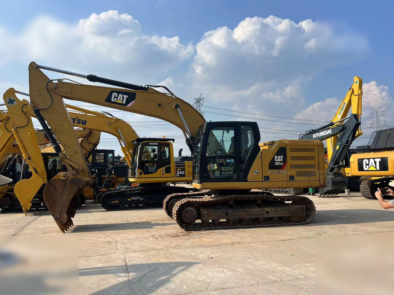 CATERPILLAR 320GC - حفار زحاف: صورة 2 CATERPILLAR 320GC - حفار زحاف: صورة 2
