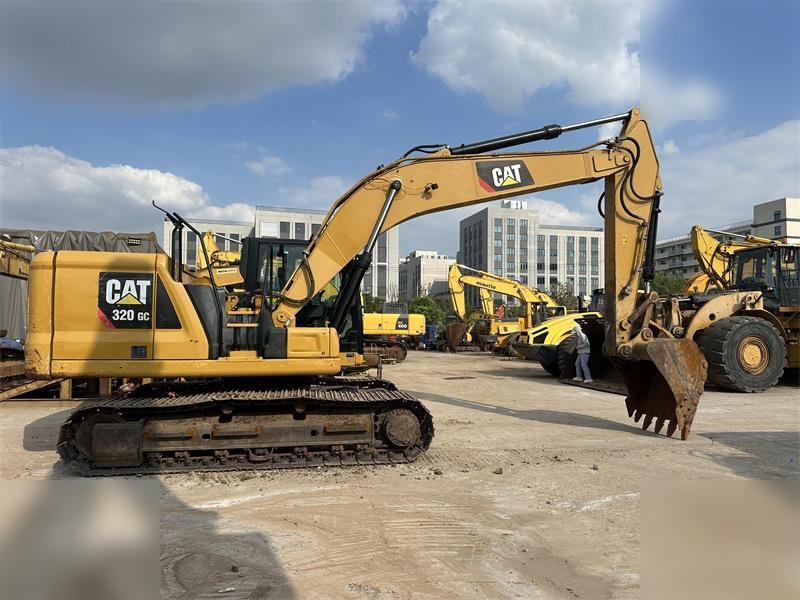 CATERPILLAR 320GC - حفار زحاف: صورة 1 CATERPILLAR 320GC - حفار زحاف: صورة 1