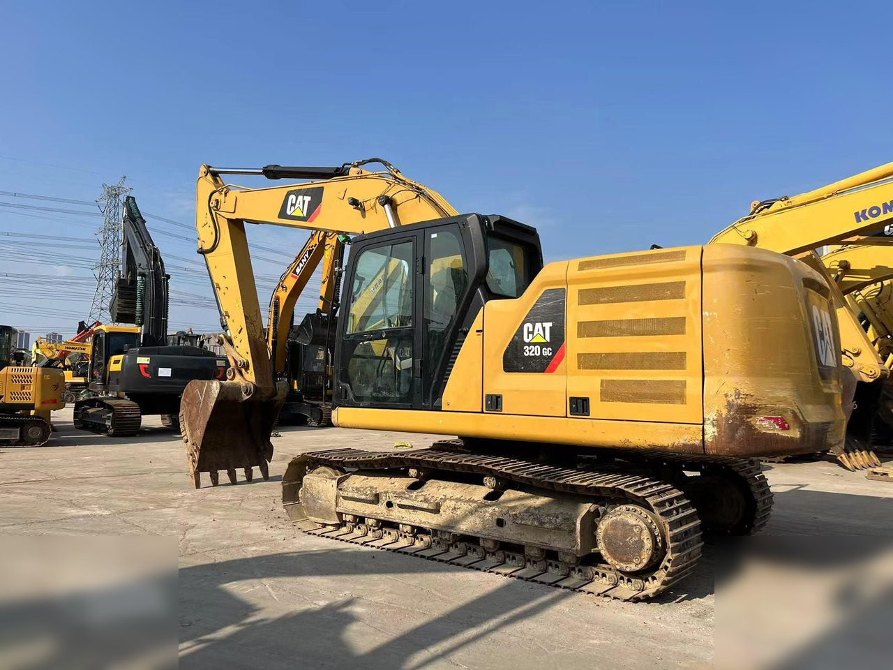 CATERPILLAR 320GC - حفار زحاف: صورة 2 CATERPILLAR 320GC - حفار زحاف: صورة 2