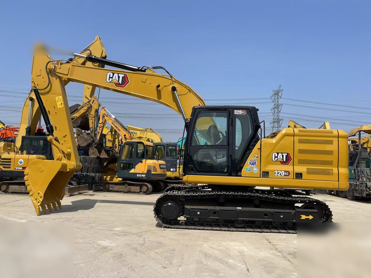 CATERPILLAR 320GC - حفار زحاف: صورة 1 CATERPILLAR 320GC - حفار زحاف: صورة 1
