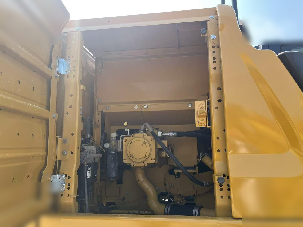 CATERPILLAR 320GC - حفار زحاف: صورة 5 CATERPILLAR 320GC - حفار زحاف: صورة 5