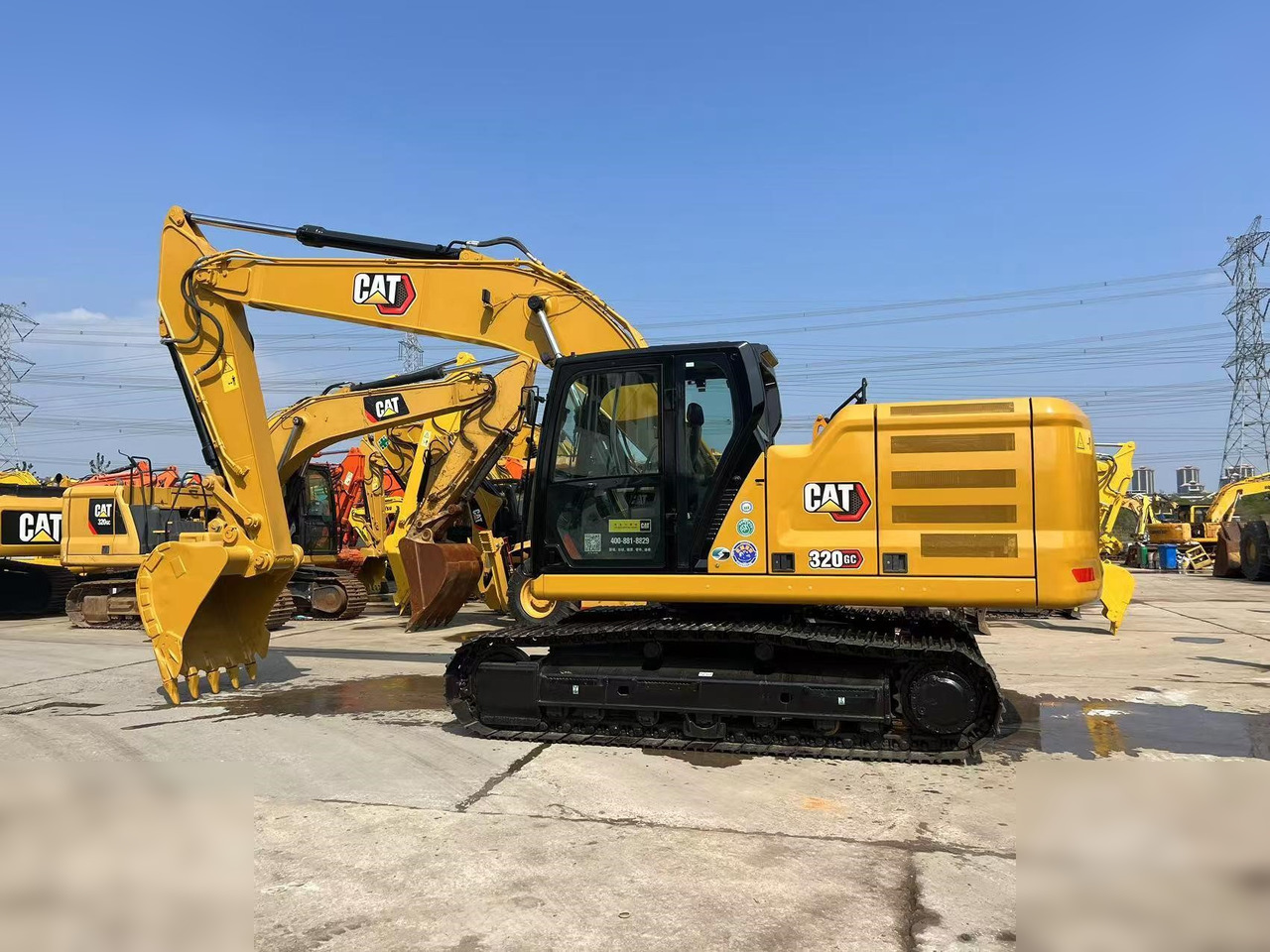 CATERPILLAR 320GC - حفار زحاف: صورة 1 CATERPILLAR 320GC - حفار زحاف: صورة 1