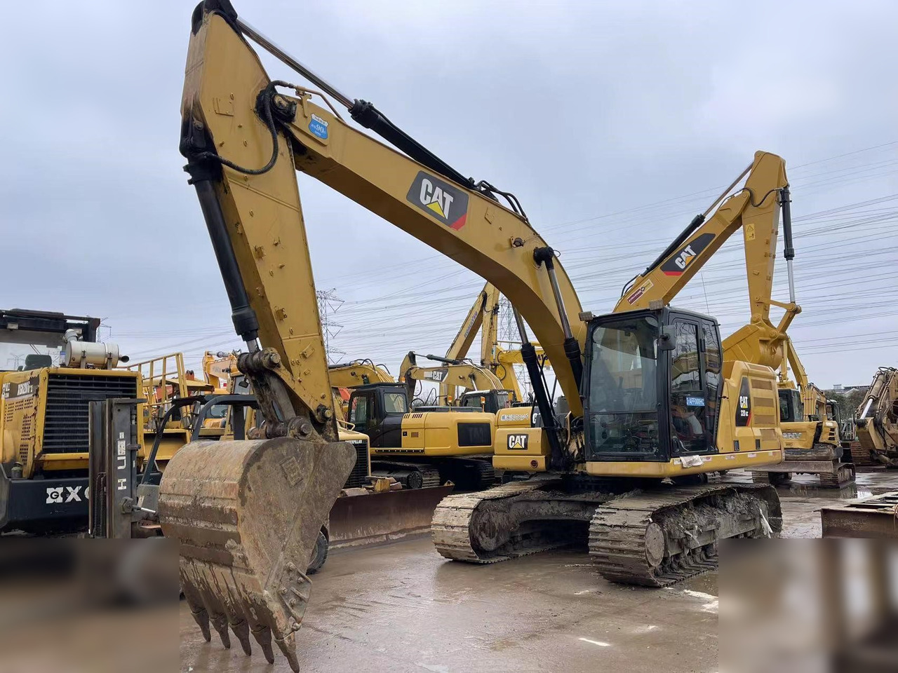 CATERPILLAR 320GC - حفار زحاف: صورة 1 CATERPILLAR 320GC - حفار زحاف: صورة 1