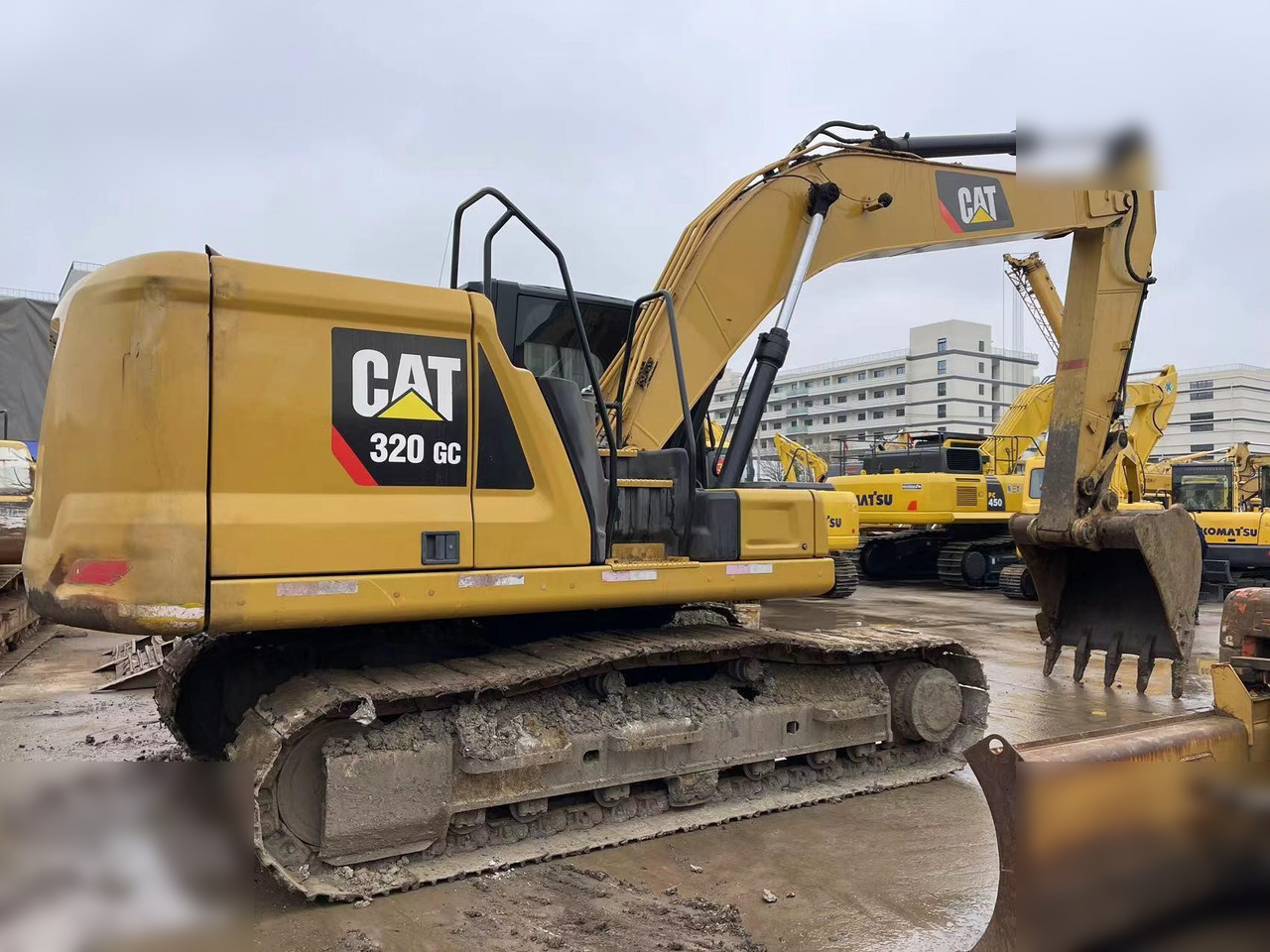CATERPILLAR 320GC - حفار زحاف: صورة 3 CATERPILLAR 320GC - حفار زحاف: صورة 3