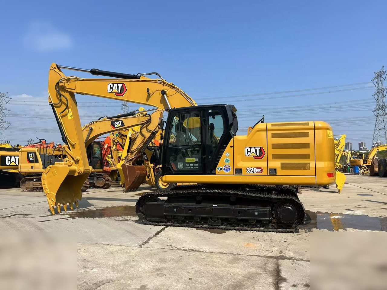 CATERPILLAR 320GC - حفار زحاف: صورة 1 CATERPILLAR 320GC - حفار زحاف: صورة 1