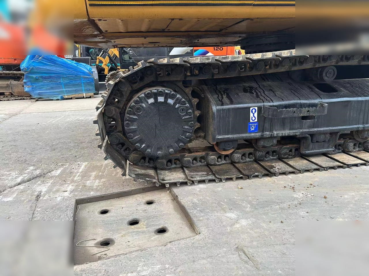 CATERPILLAR 323DL - حفار زحاف: صورة 3 CATERPILLAR 323DL - حفار زحاف: صورة 3