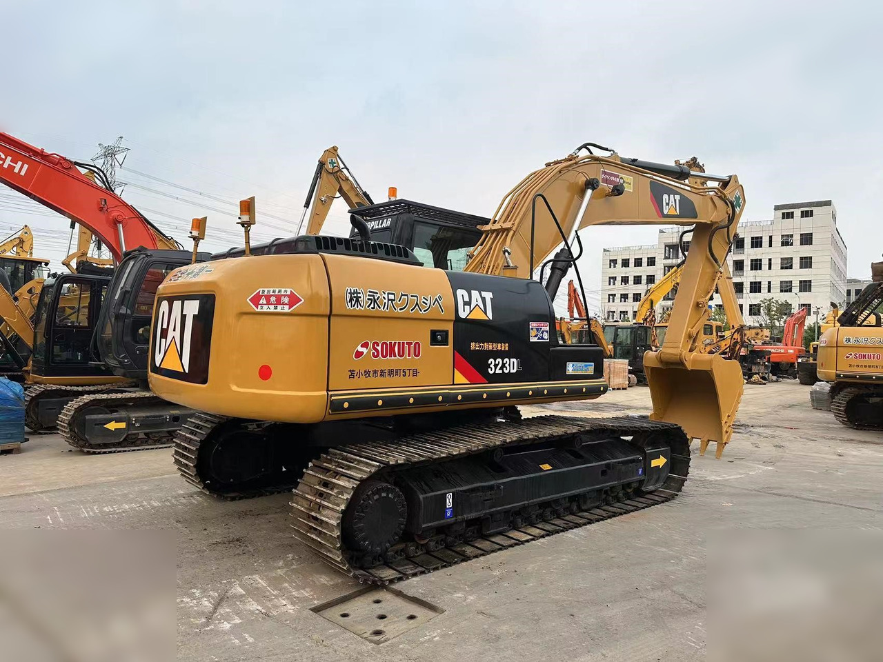 CATERPILLAR 323DL - حفار زحاف: صورة 4 CATERPILLAR 323DL - حفار زحاف: صورة 4