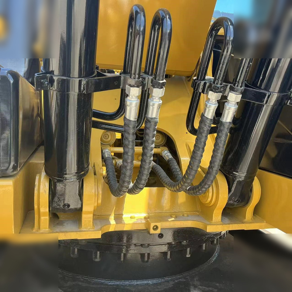 CATERPILLAR 323DL - حفار زحاف: صورة 4 CATERPILLAR 323DL - حفار زحاف: صورة 4
