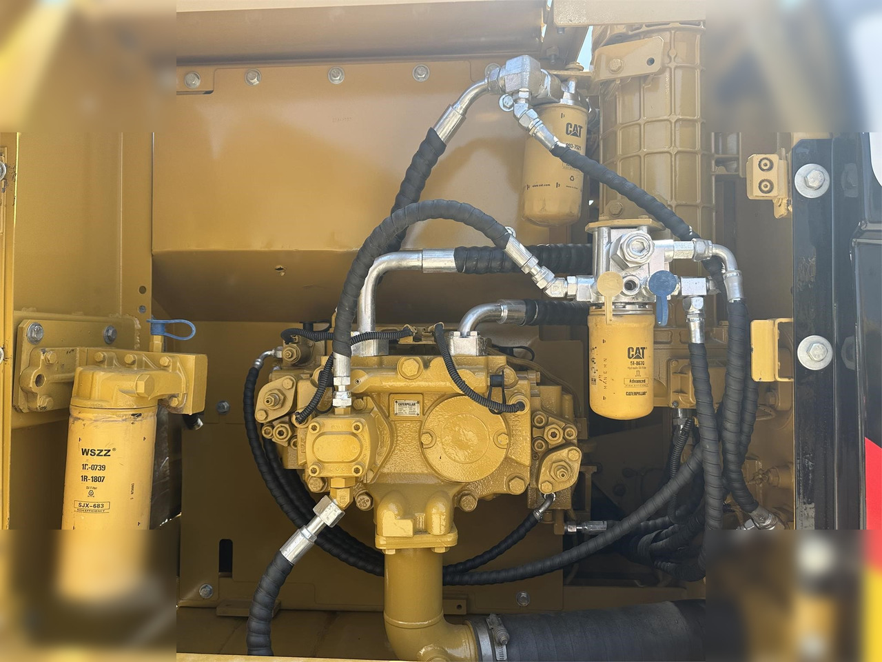 CATERPILLAR 323DL - حفار زحاف: صورة 3 CATERPILLAR 323DL - حفار زحاف: صورة 3