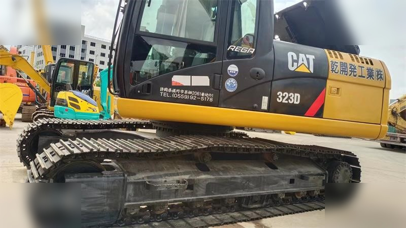CATERPILLAR 323D - حفار زحاف: صورة 2 CATERPILLAR 323D - حفار زحاف: صورة 2