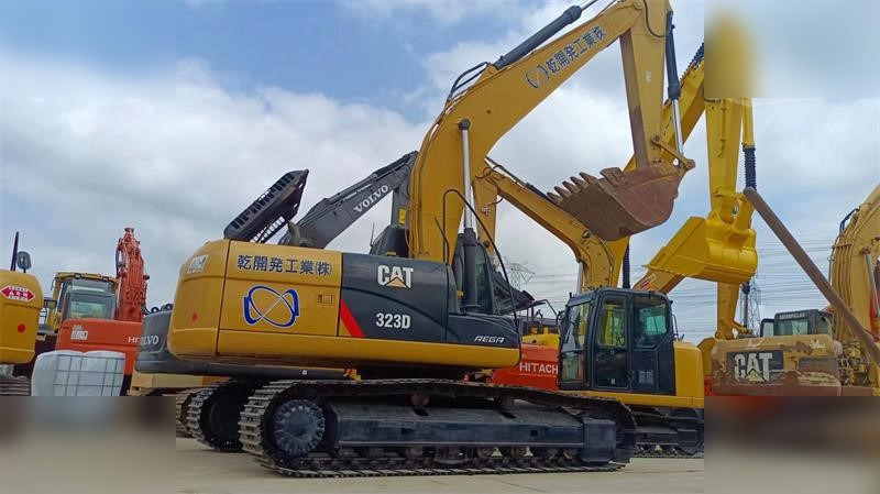 CATERPILLAR 323D - حفار زحاف: صورة 3 CATERPILLAR 323D - حفار زحاف: صورة 3