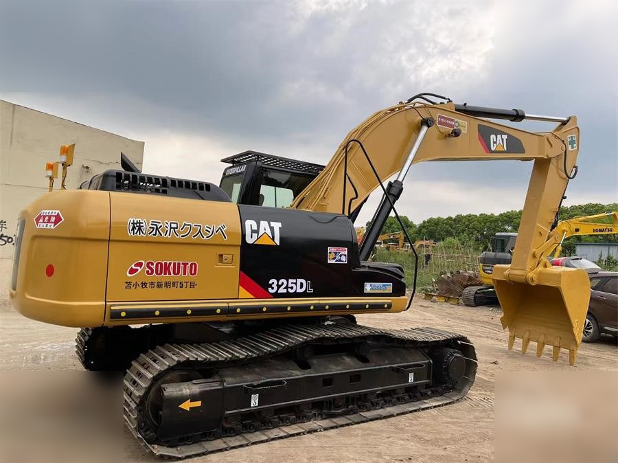 CATERPILLAR 325DL - حفار زحاف: صورة 1 CATERPILLAR 325DL - حفار زحاف: صورة 1