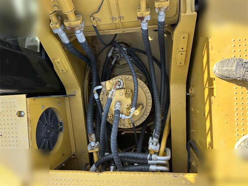 CATERPILLAR 330D - حفار زحاف: صورة 5 CATERPILLAR 330D - حفار زحاف: صورة 5