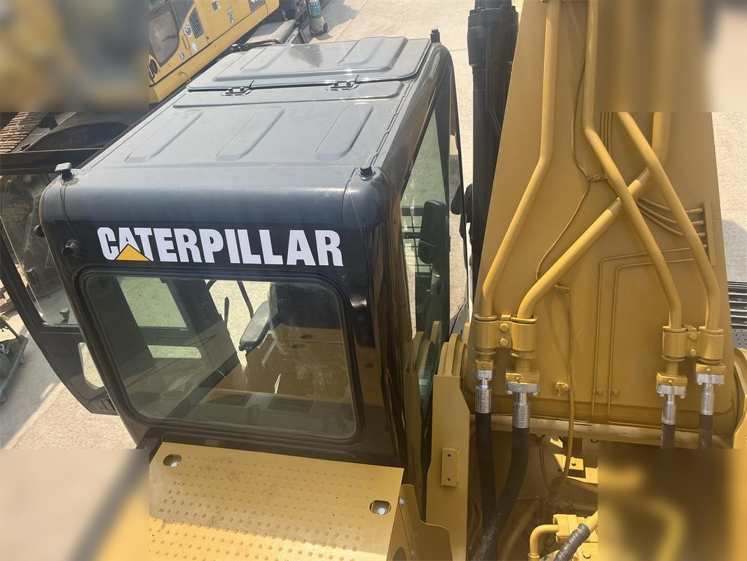 CATERPILLAR 330D - حفار زحاف: صورة 5 CATERPILLAR 330D - حفار زحاف: صورة 5