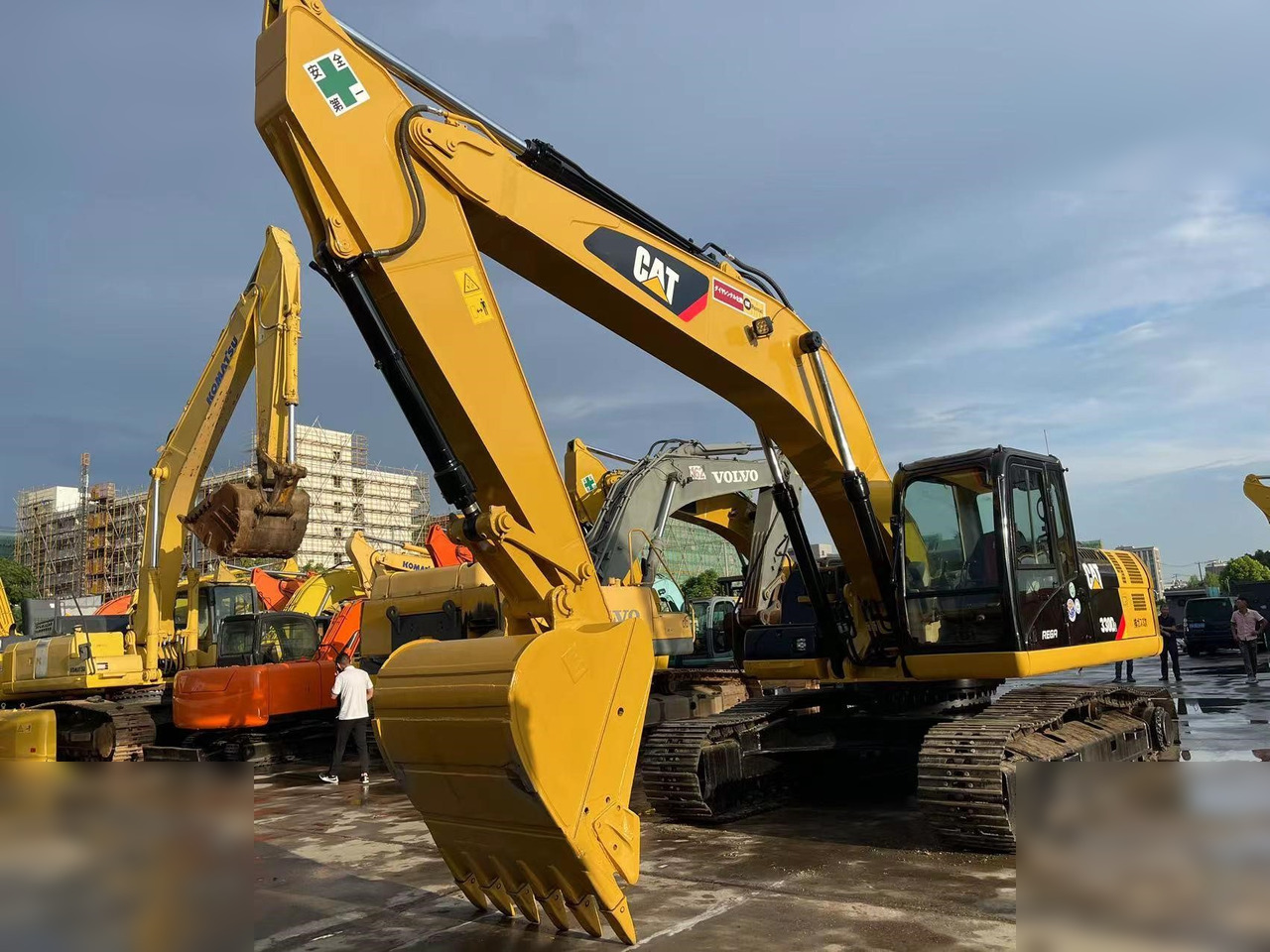 CATERPILLAR 330D - حفار زحاف: صورة 2 CATERPILLAR 330D - حفار زحاف: صورة 2