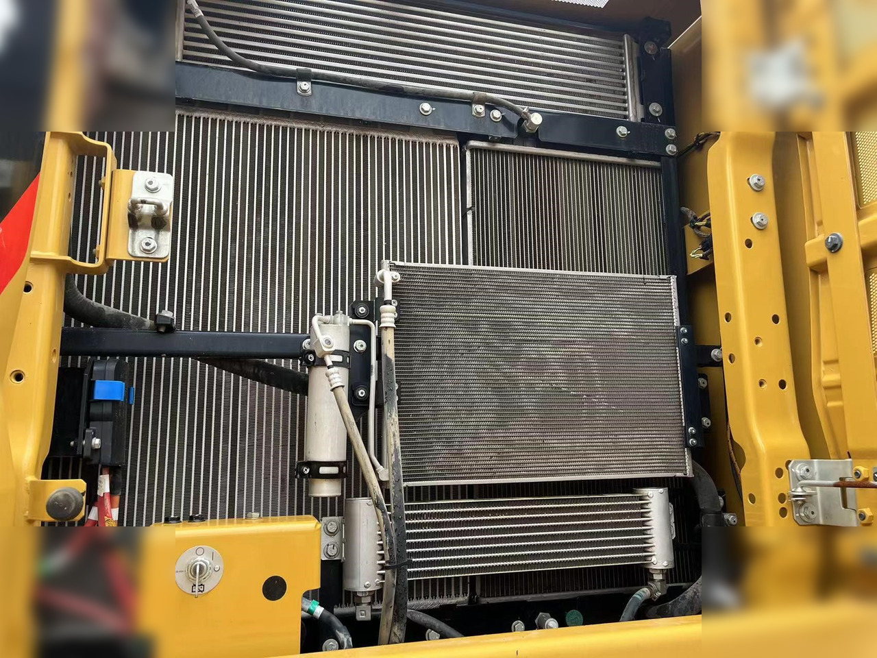 CATERPILLAR 330GC - حفار زحاف: صورة 5 CATERPILLAR 330GC - حفار زحاف: صورة 5