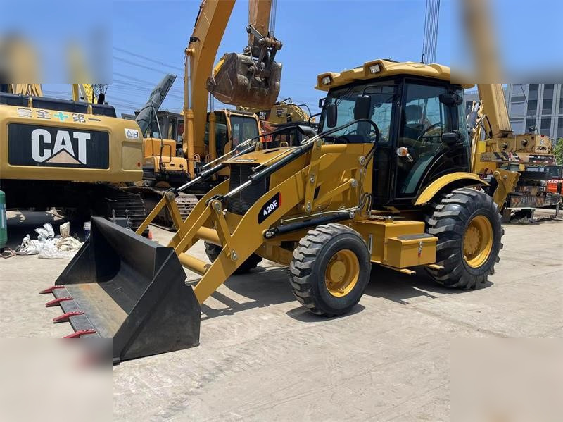 CATERPILLAR 420F - جرافة حفار: صورة 1 CATERPILLAR 420F - جرافة حفار: صورة 1