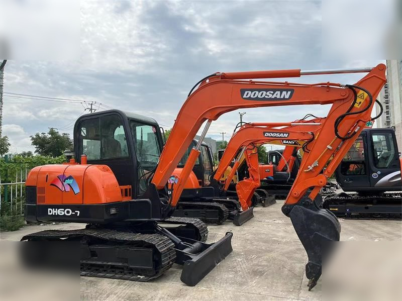 DOOSAN DH60-7 - حفار زحاف: صورة 2 DOOSAN DH60-7 - حفار زحاف: صورة 2